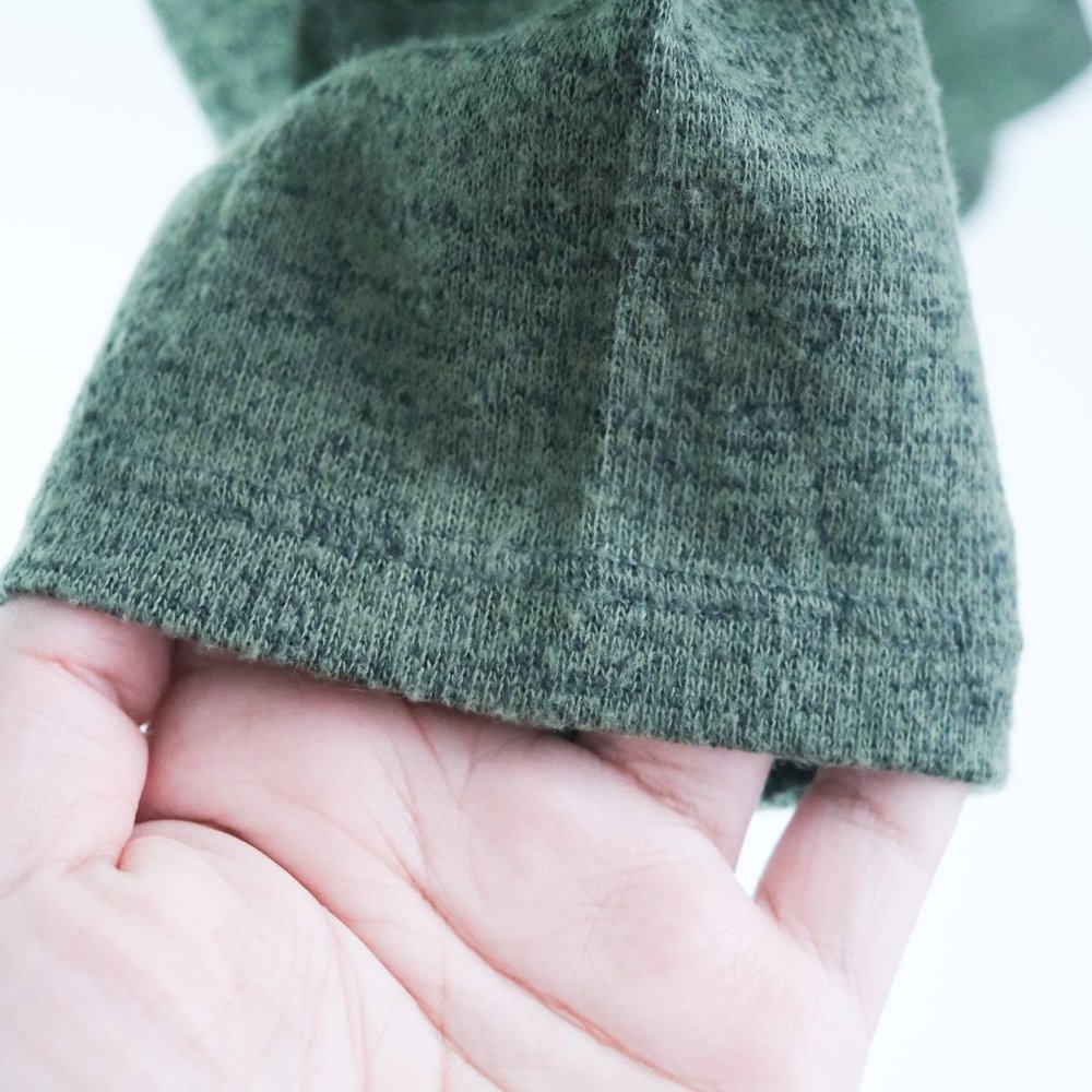 sweater - Picture 6 of 7